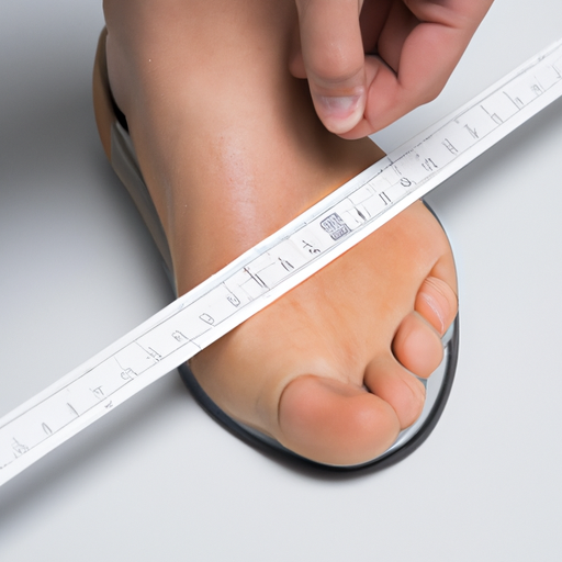 תמונה המדגימה כיצד למדוד את כף הרגל למידת הנעל הנכונה